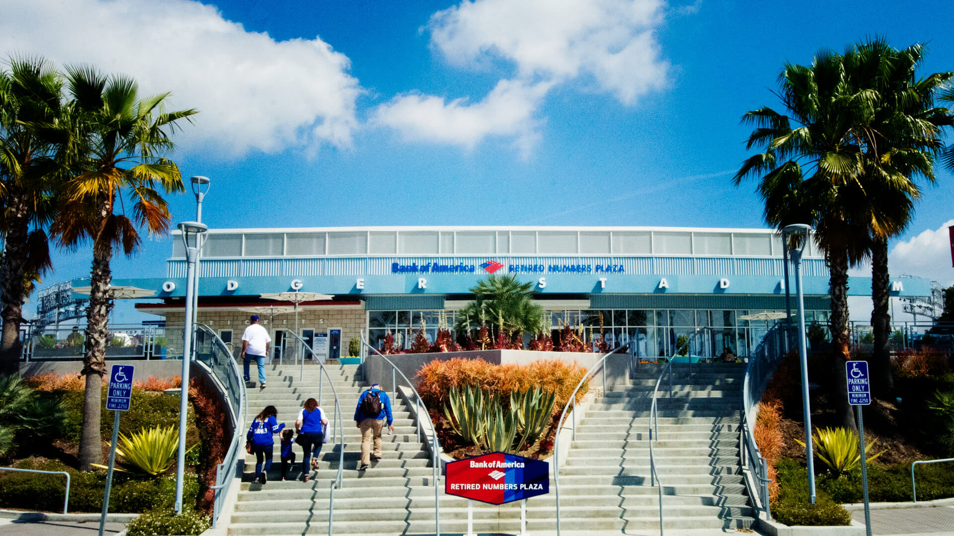 dodger stadium enterance